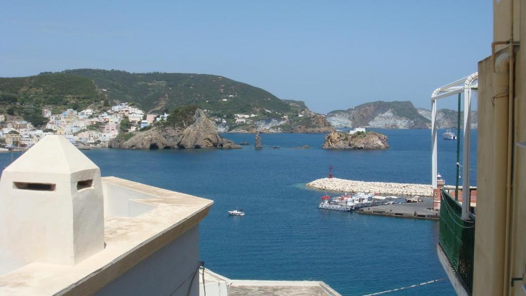 Hotel Del Capitano Ponza Exterior photo